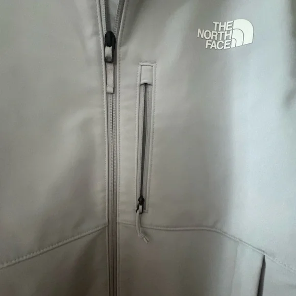 The North Face Light Gray Softshell Jacket - Picture 5 of 6